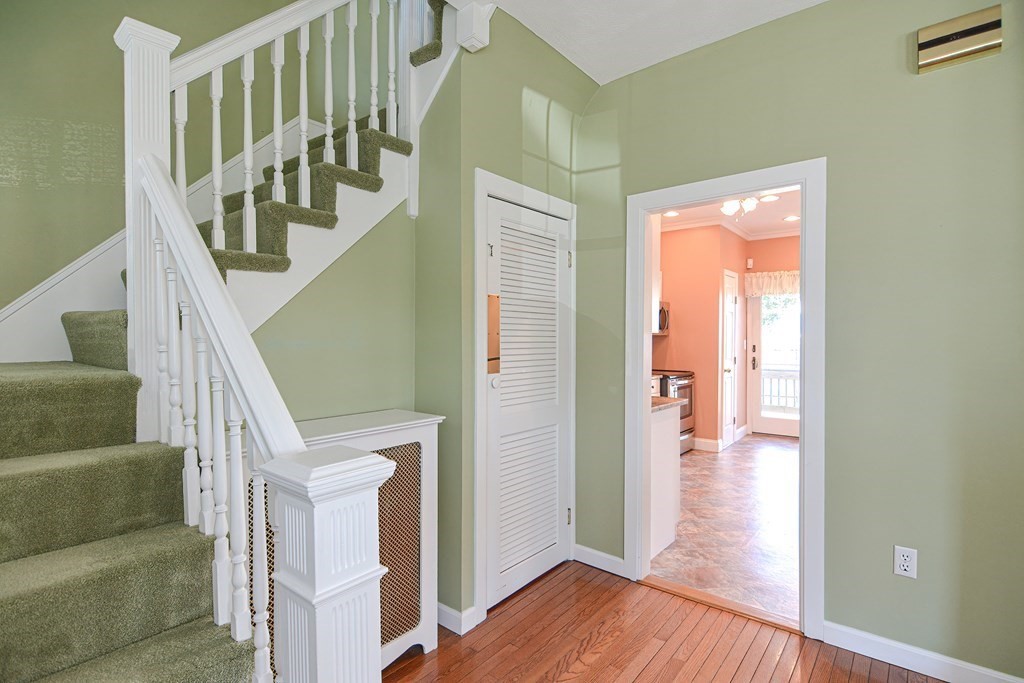 Photo 3 of 42 of 91 Hamden Cir house