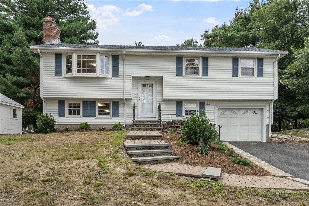 Photo of 156 Mill St, Burlington, MA