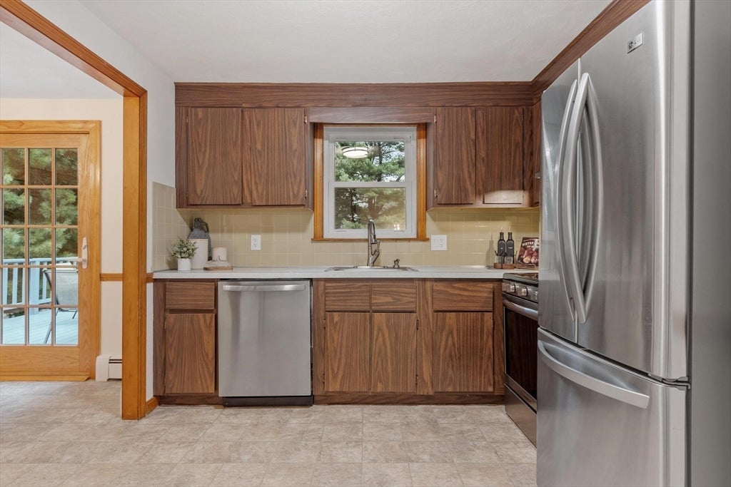 156 Mill St, Burlington, MA, 156 Mill St, Burlington, MA Photo #16
