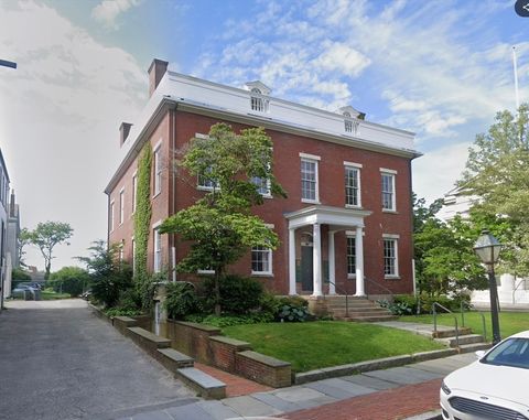 32 William St New Bedford MA 02740