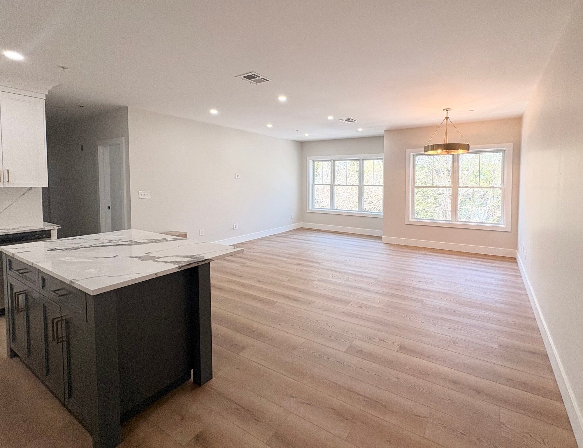 441 Washington St 305