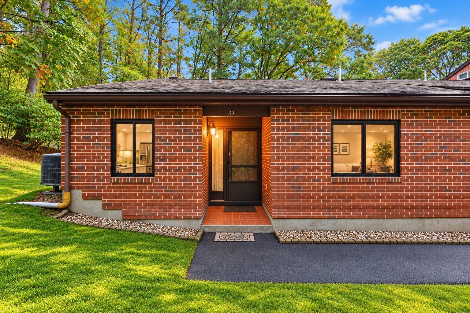 Photo of 39 Highwood Dr, Franklin, MA