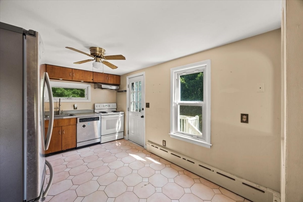 39 Norman Ave, Taunton, MA Photo #13