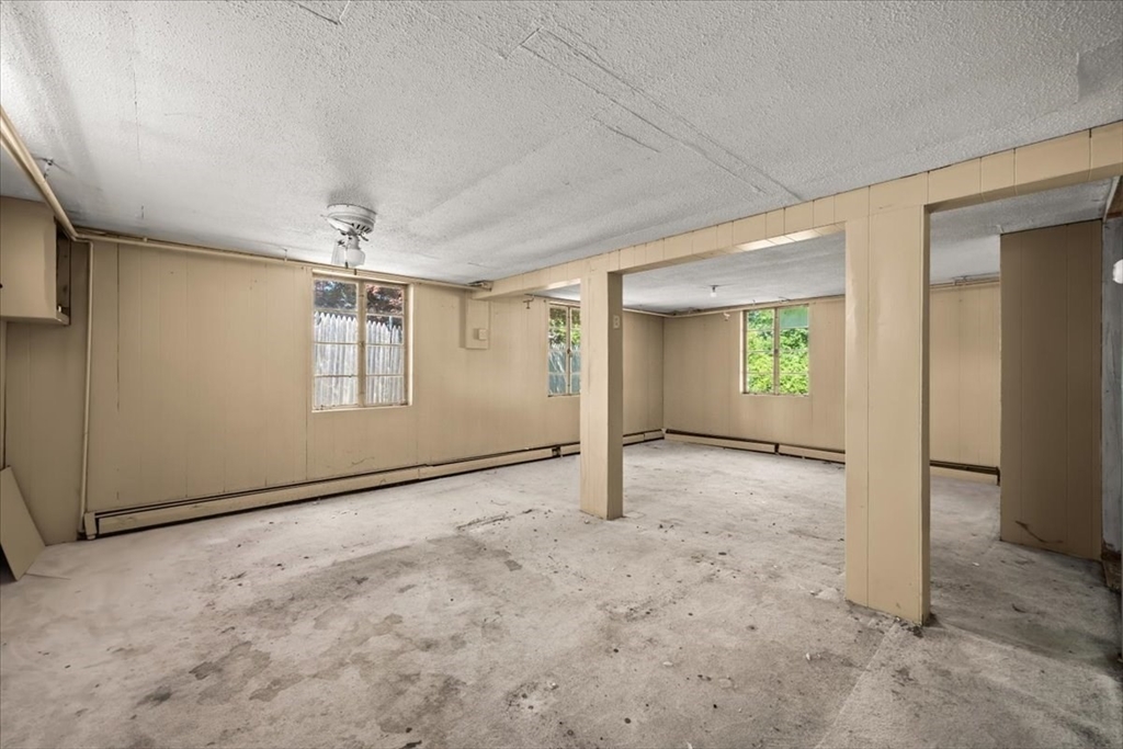 39 Norman Ave, Taunton, MA Photo #23