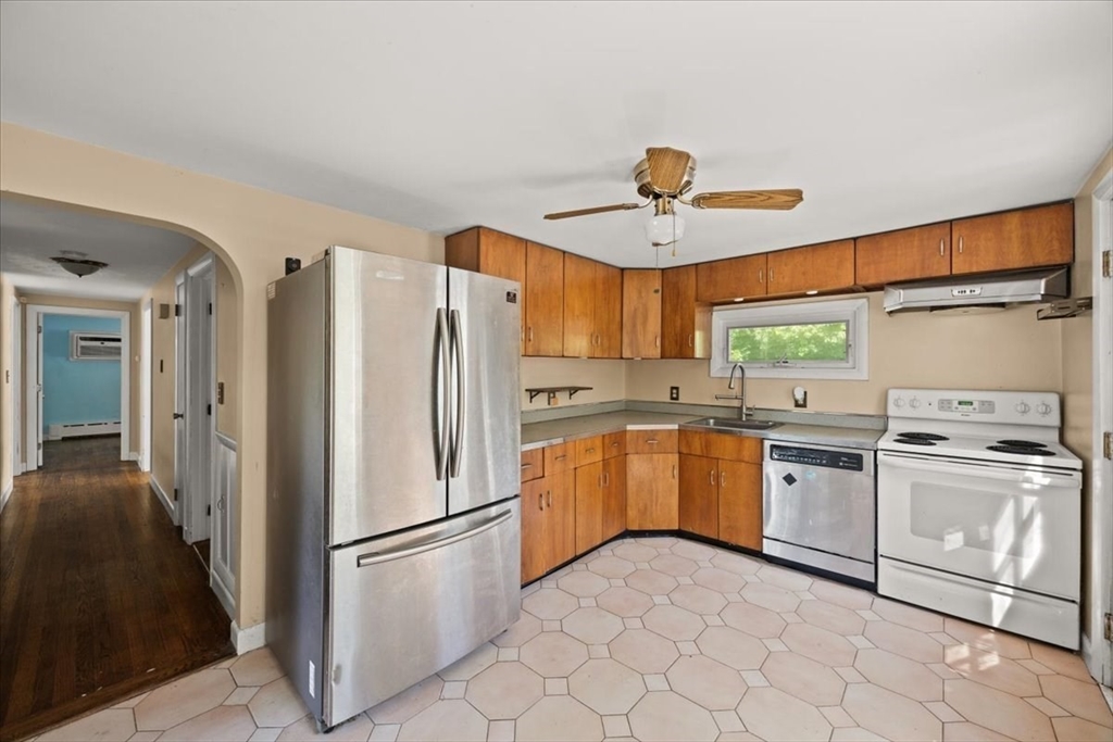 39 Norman Ave, Taunton, MA Photo #10