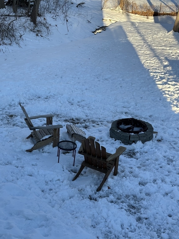 Chelmsford, Massachusetts 01824, United States, 4 Bedrooms Bedrooms, ,3 BathroomsBathrooms,Residential,Pending,80022