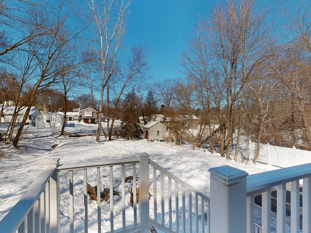 Chelmsford, Massachusetts 01824, United States, 4 Bedrooms Bedrooms, ,3 BathroomsBathrooms,Residential,Pending,80022