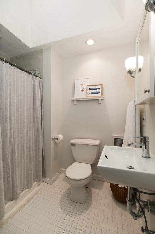 17 Hartz St, Gloucester, MA Photo #16