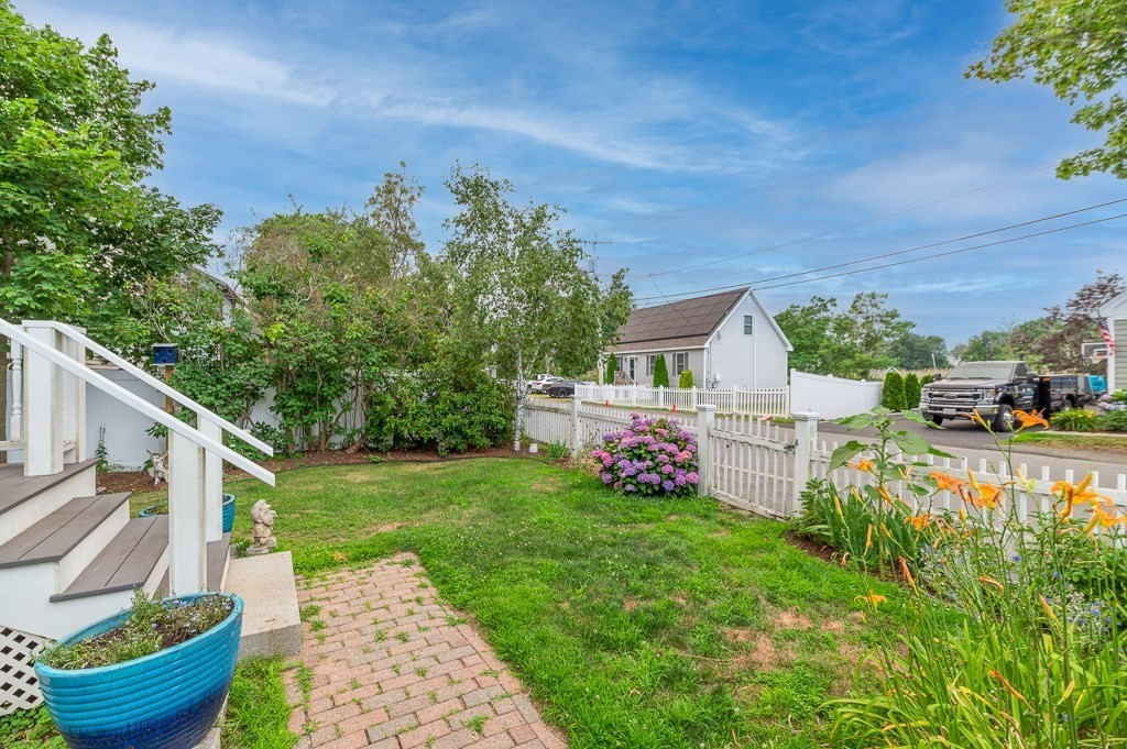 17 Hartz St, Gloucester, MA Photo #27