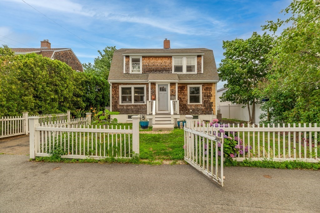 17 Hartz St, Gloucester, MA Photo #30