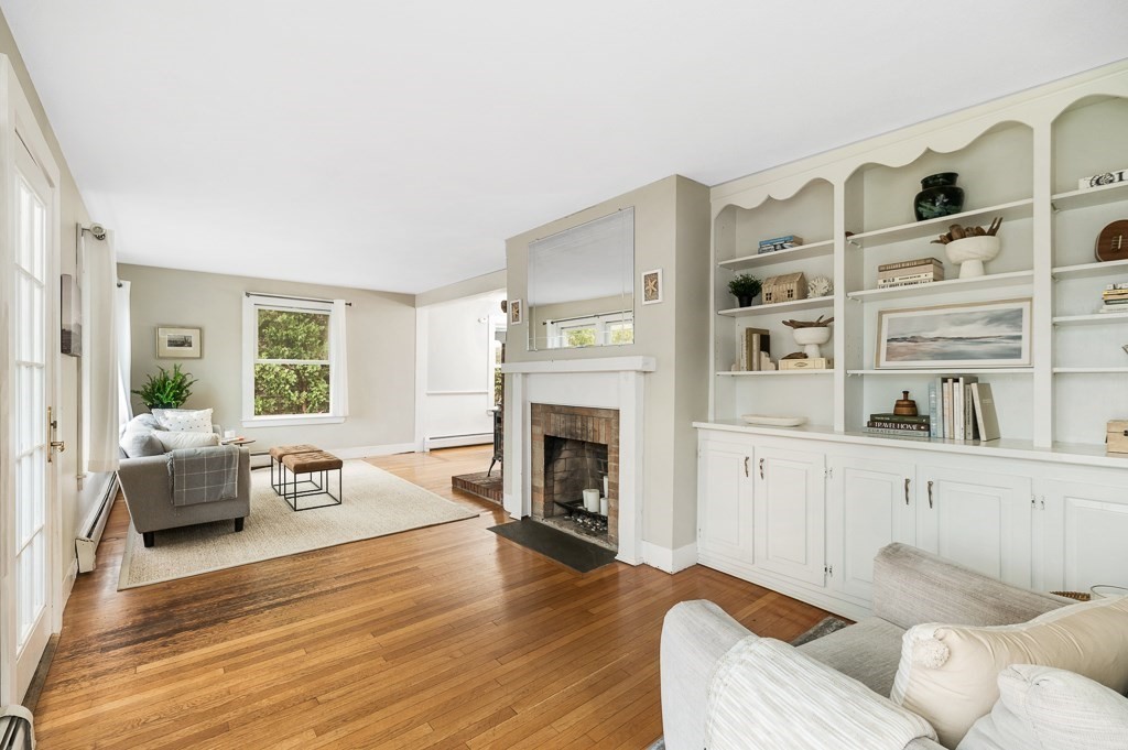 17 Hartz St, Gloucester, MA Photo #4