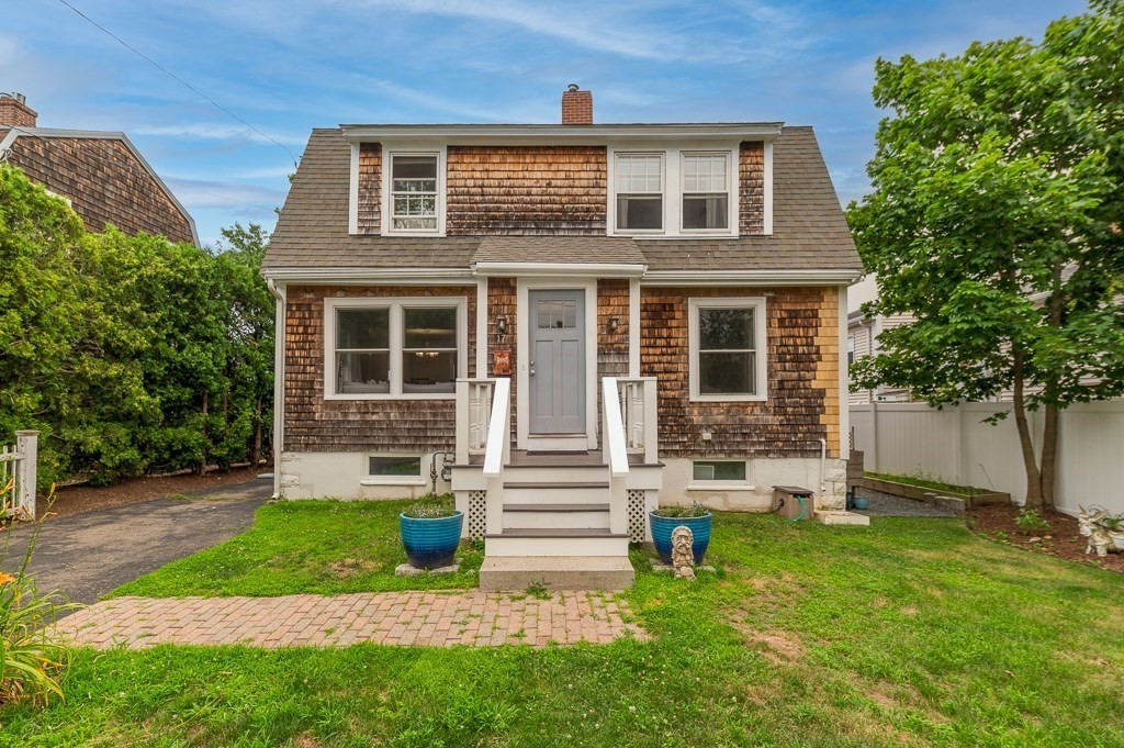 Photo of 17 Hartz St, Gloucester, MA