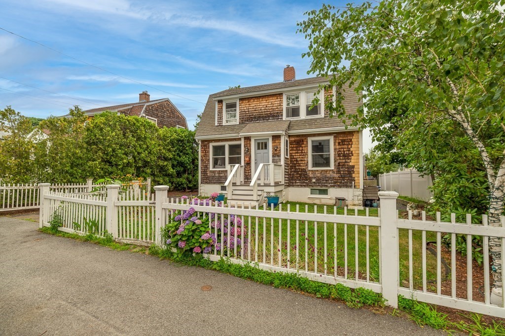 17 Hartz St, Gloucester, MA Photo #28