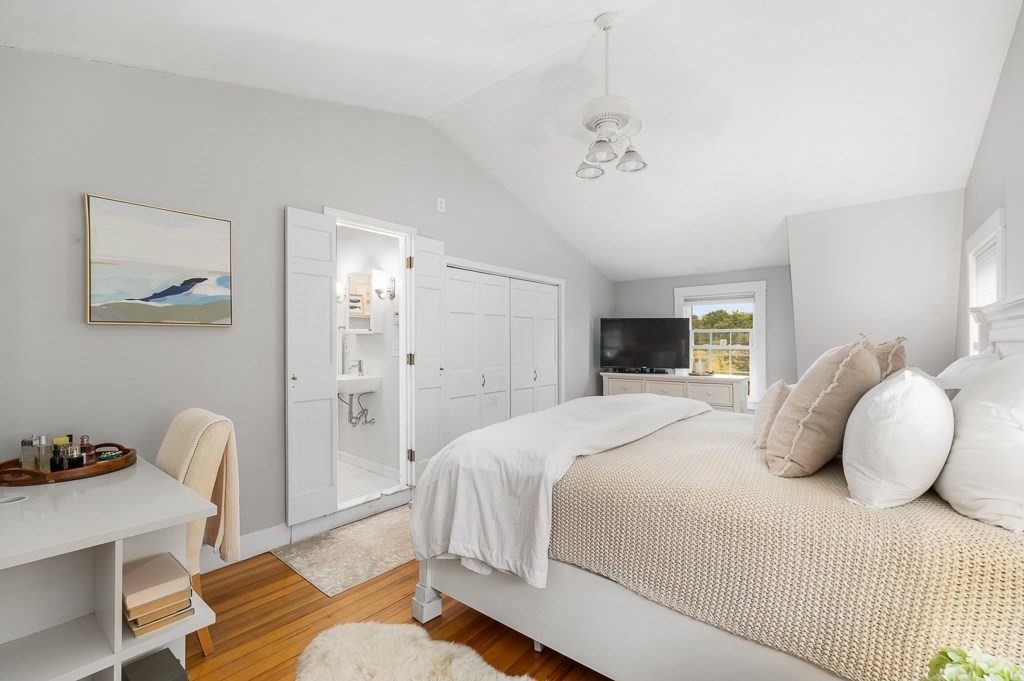 17 Hartz St, Gloucester, MA Photo #18