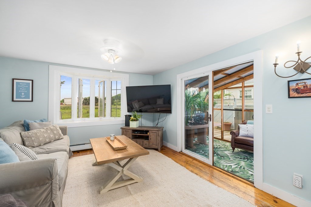17 Hartz St, Gloucester, MA Photo #5