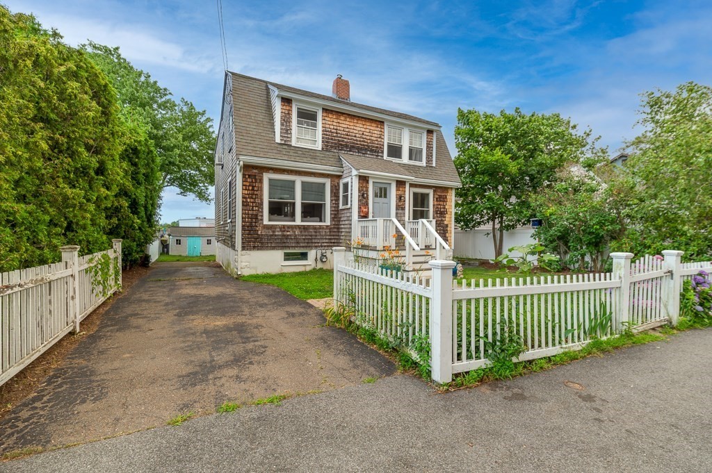 17 Hartz St, Gloucester, MA Photo #25