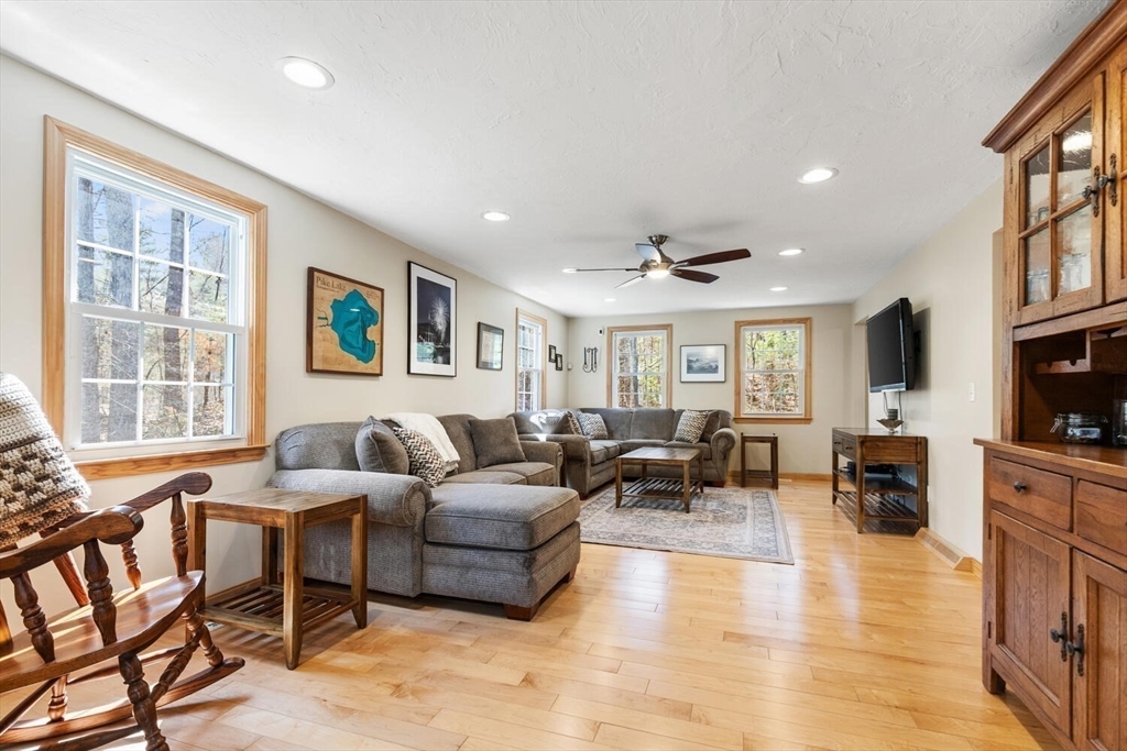 22 Cider Mill Ln