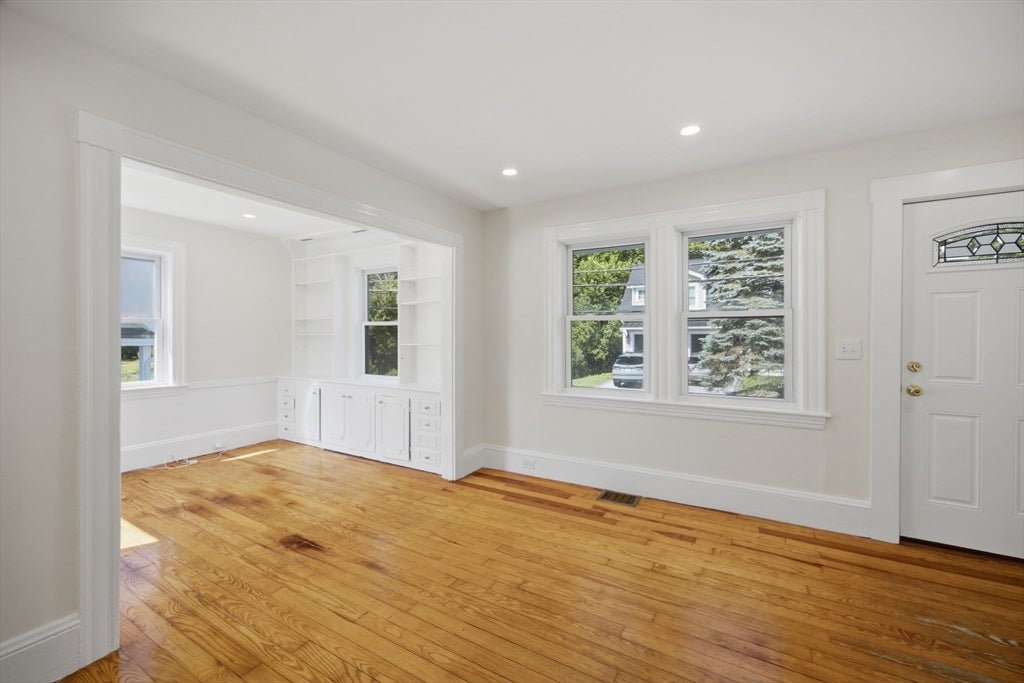 8 Lake St, Natick, MA, 8 Lake St, Natick, MA Photo #4