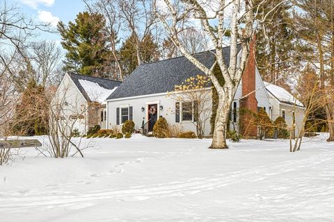 25 Woodbridge Ter South Hadley MA 01075