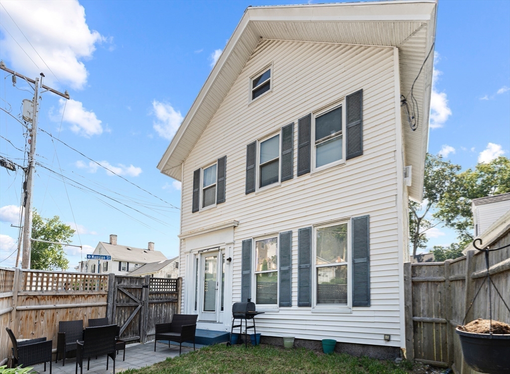 9 Sanford St