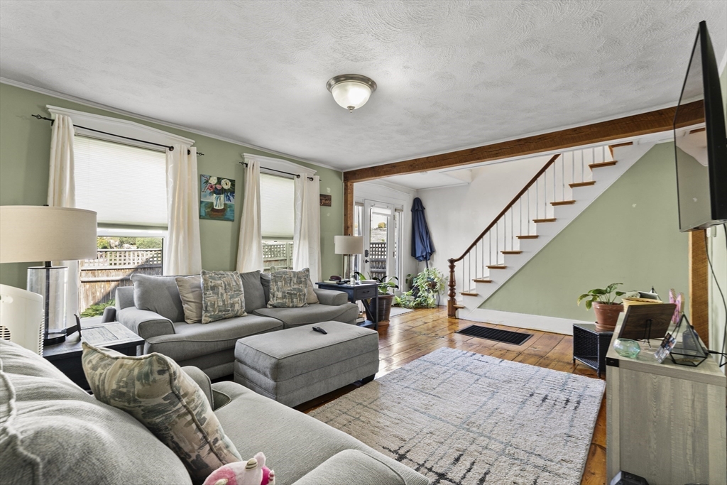 9 Sanford St
