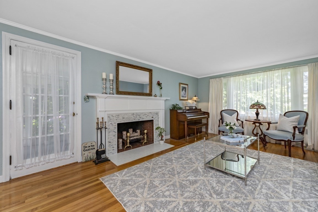 10 Blossom Hill Rd