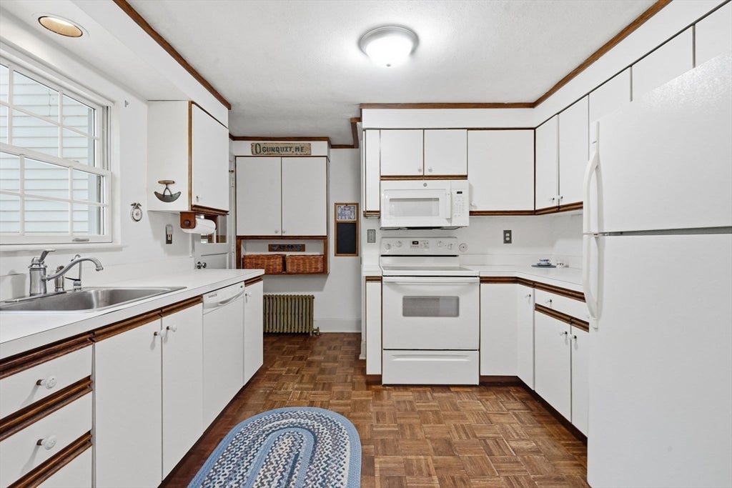 1374 Plumtree Rd, Springfield, MA, 1374 Plumtree Rd, Springfield, MA Photo #11