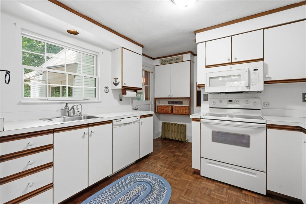 1374 Plumtree Rd, Springfield, MA, 1374 Plumtree Rd, Springfield, MA Photo #9