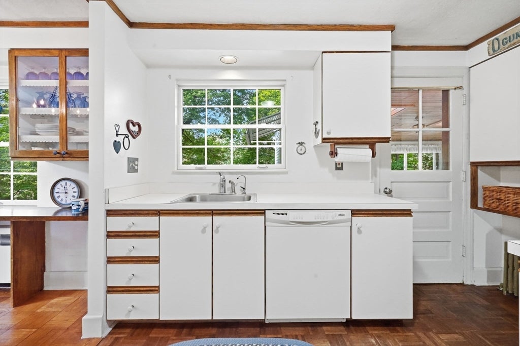 1374 Plumtree Rd, Springfield, MA, 1374 Plumtree Rd, Springfield, MA Photo #7