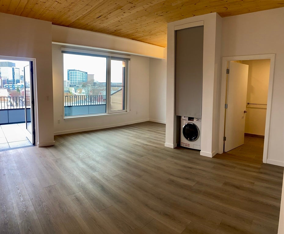 154 Broadway 502