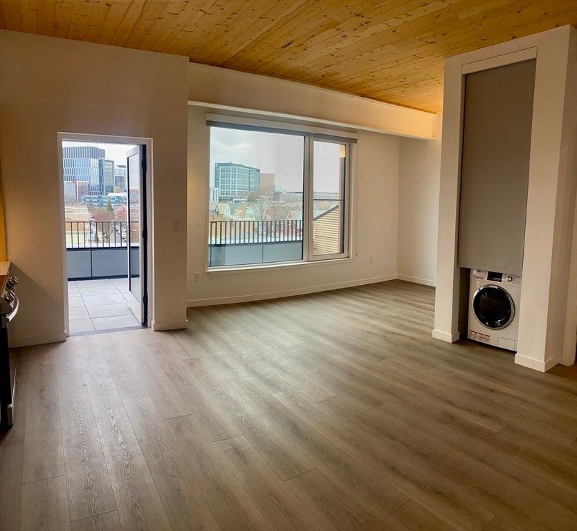 154 Broadway 502