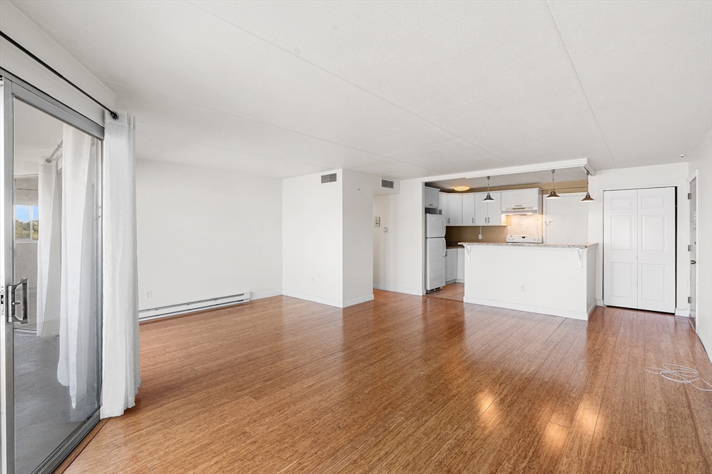 53 Melrose St 6F