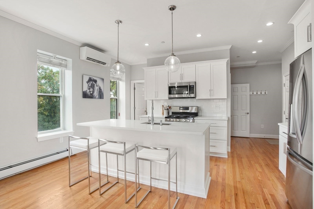 311 Emerson St 11