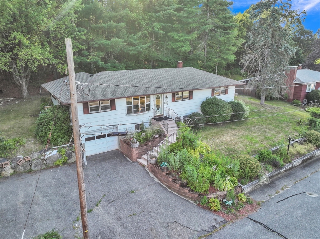 20 Hawthorne Dr