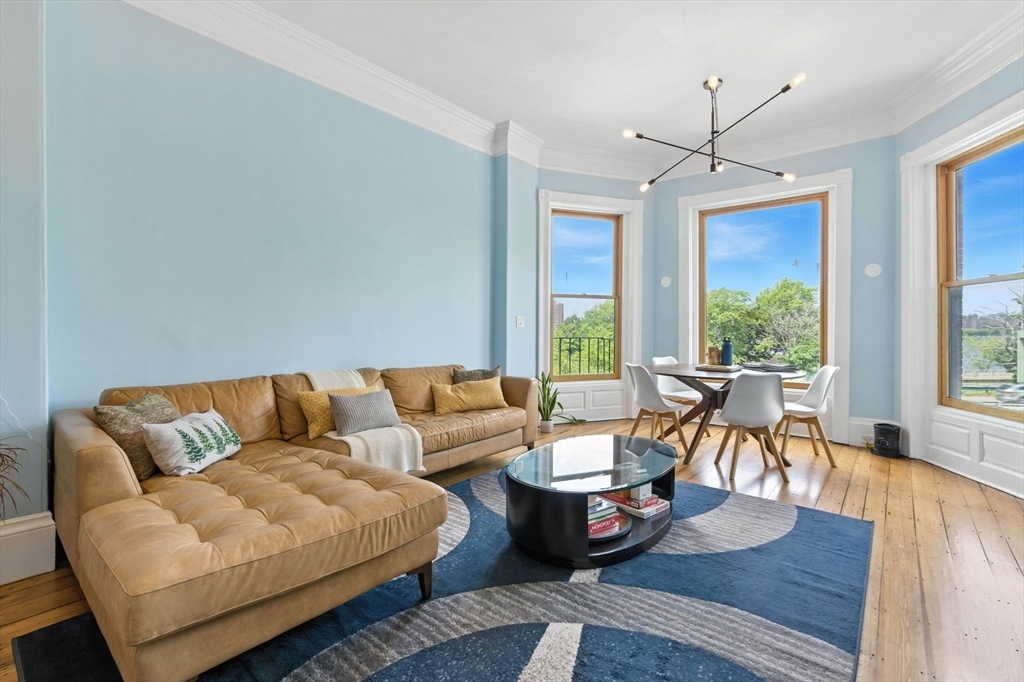 37 Bay State Rd 4