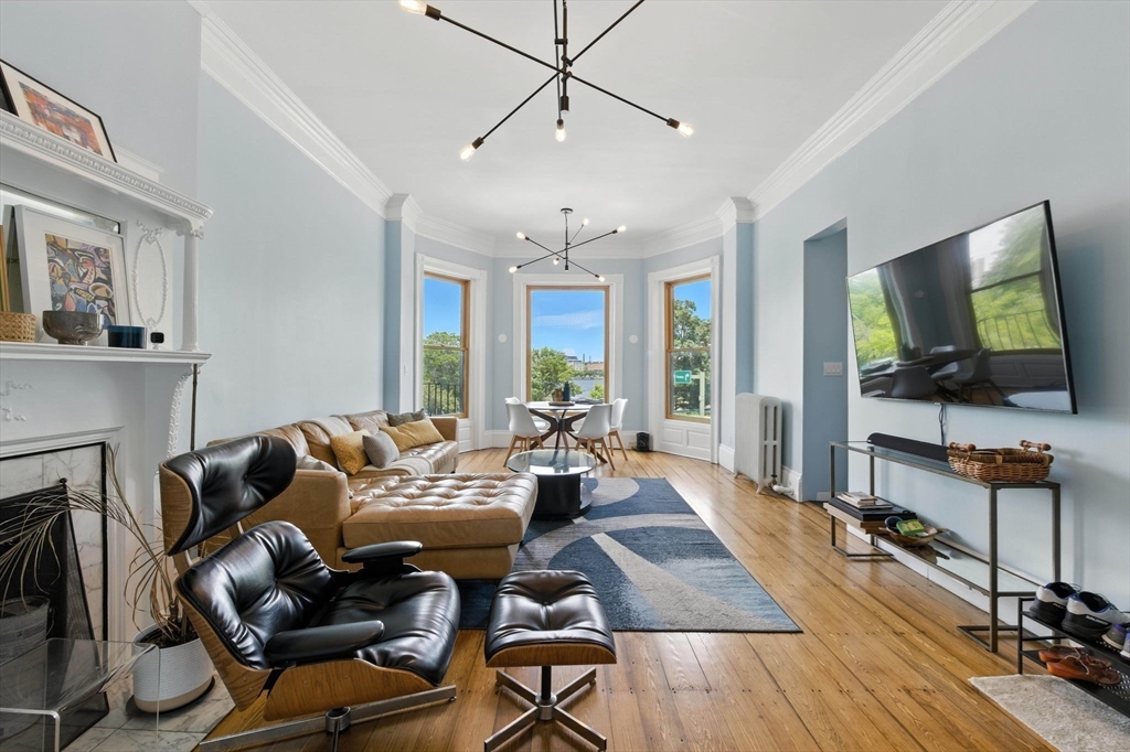 37 Bay State Rd 4