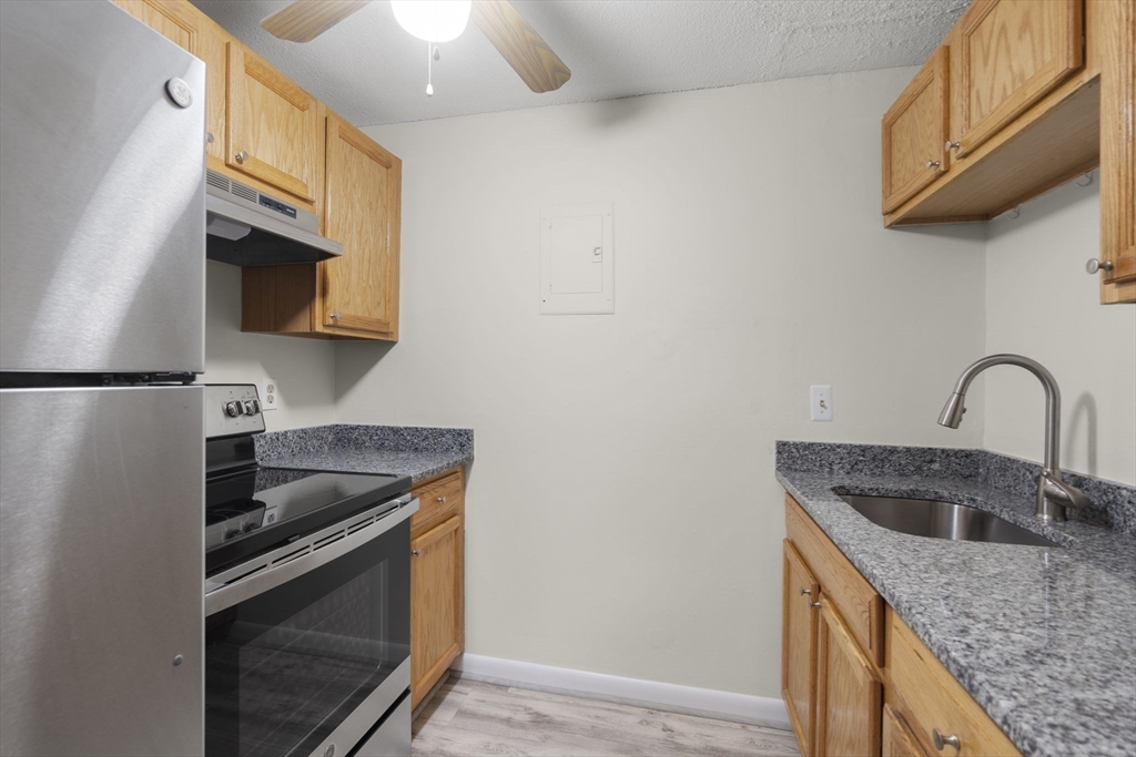 135 Grove St 136
