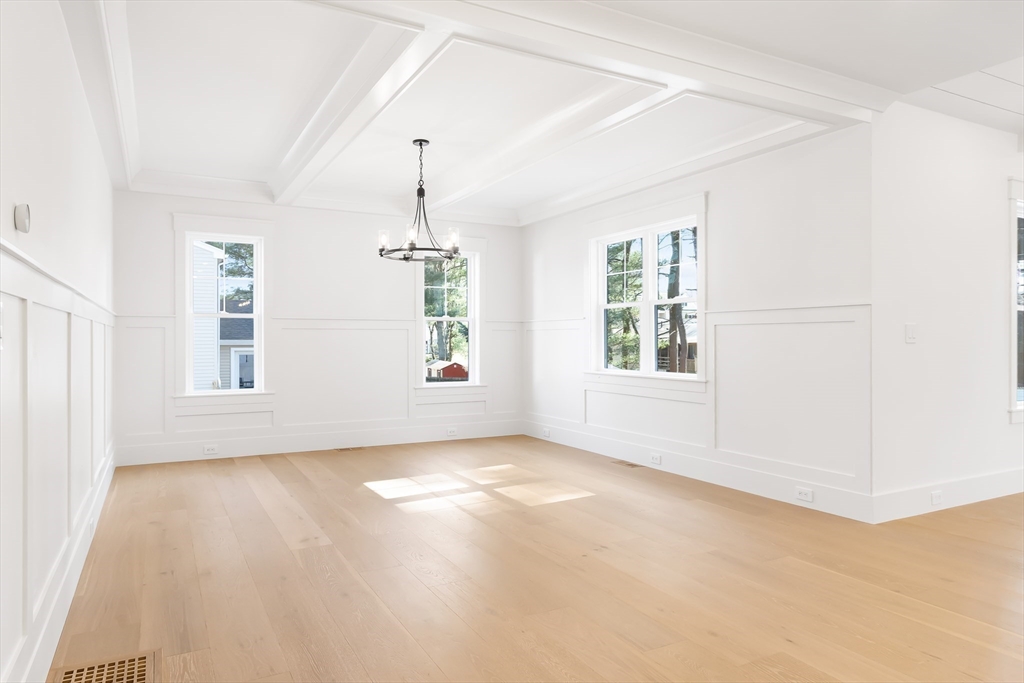 Natick, Massachusetts 01760, United States, 5 Bedrooms Bedrooms, ,5 BathroomsBathrooms,Residential,Contingent,154753