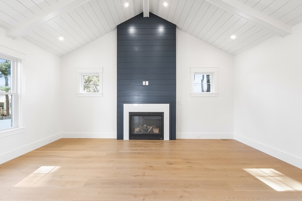 Natick, Massachusetts 01760, United States, 5 Bedrooms Bedrooms, ,5 BathroomsBathrooms,Residential,Contingent,154753