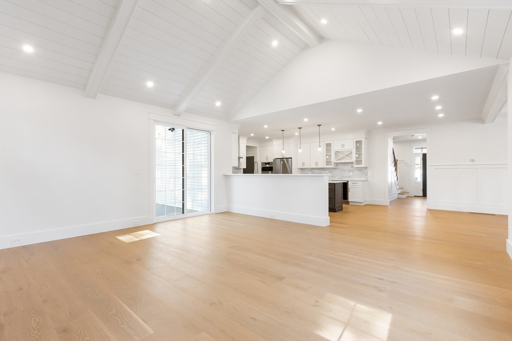 Natick, Massachusetts 01760, United States, 5 Bedrooms Bedrooms, ,5 BathroomsBathrooms,Residential,Contingent,154753