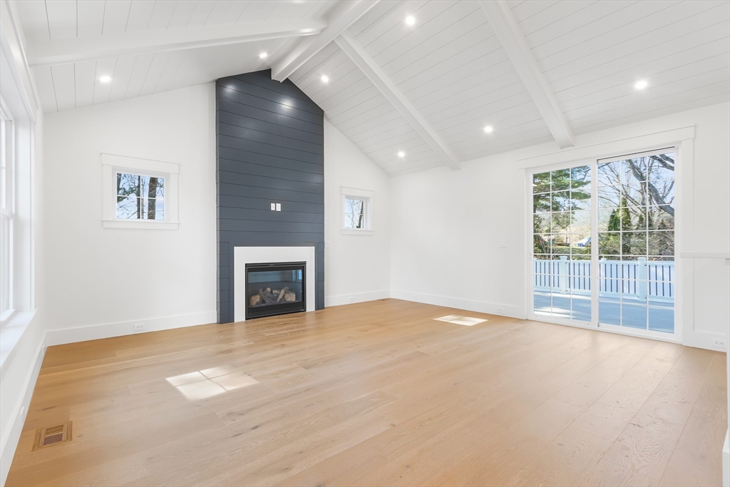 Natick, Massachusetts 01760, United States, 5 Bedrooms Bedrooms, ,5 BathroomsBathrooms,Residential,Contingent,154753