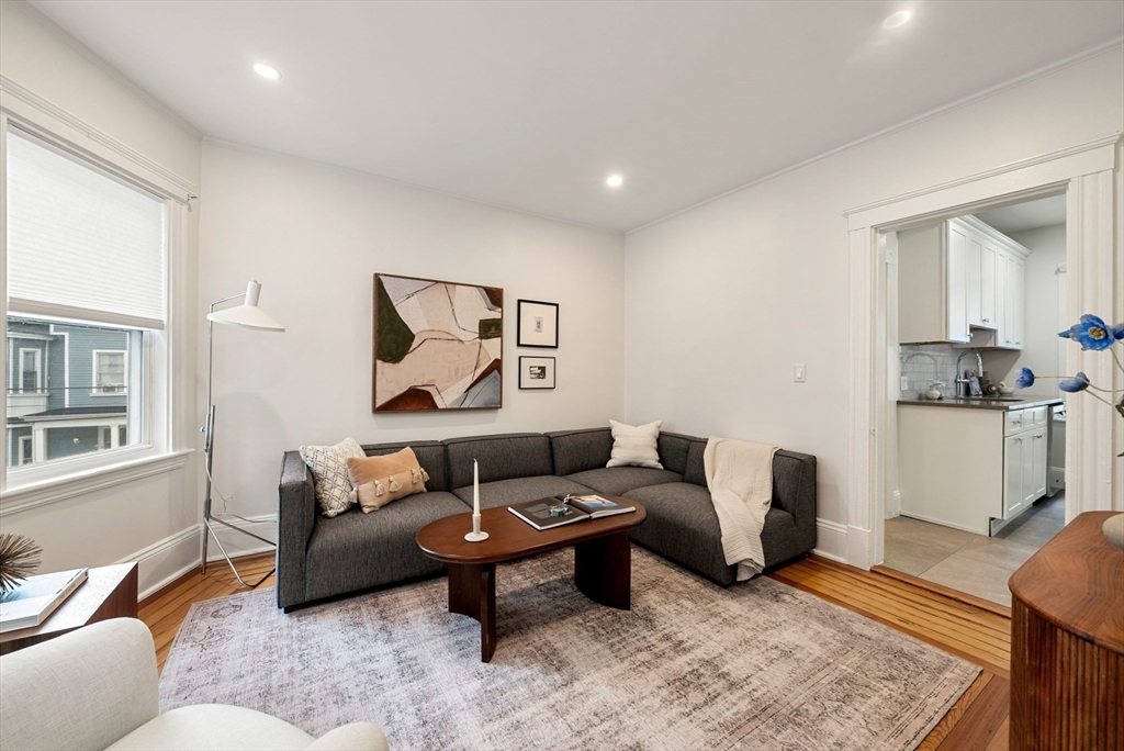 17 Belmont St