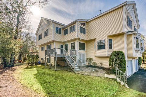 2202 Old Bridge Ln 2202 Bellingham MA 02019