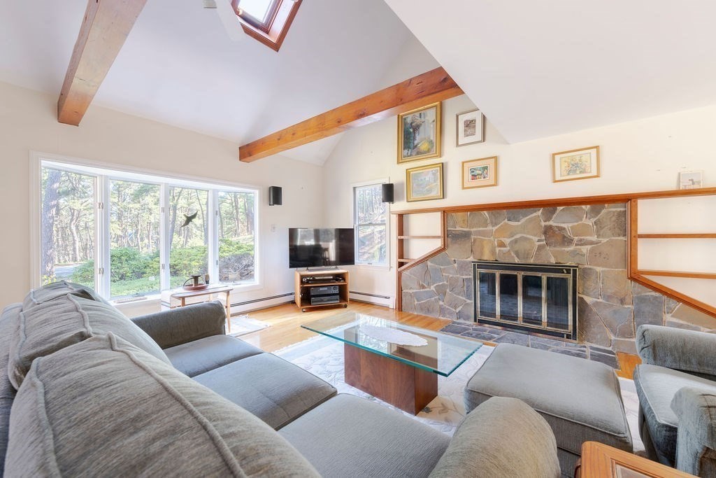 110 Wellfleet Woods Ln