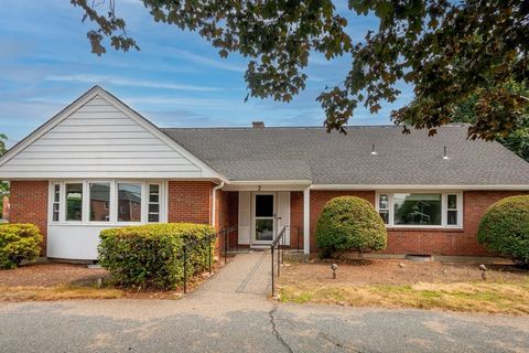 Photo of 2 Winn St, Burlington, MA 01803 (MLS # 73498501)