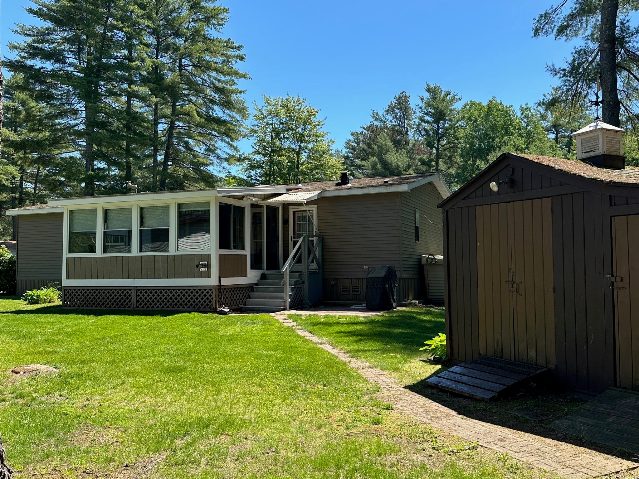 30 Earl Dr.