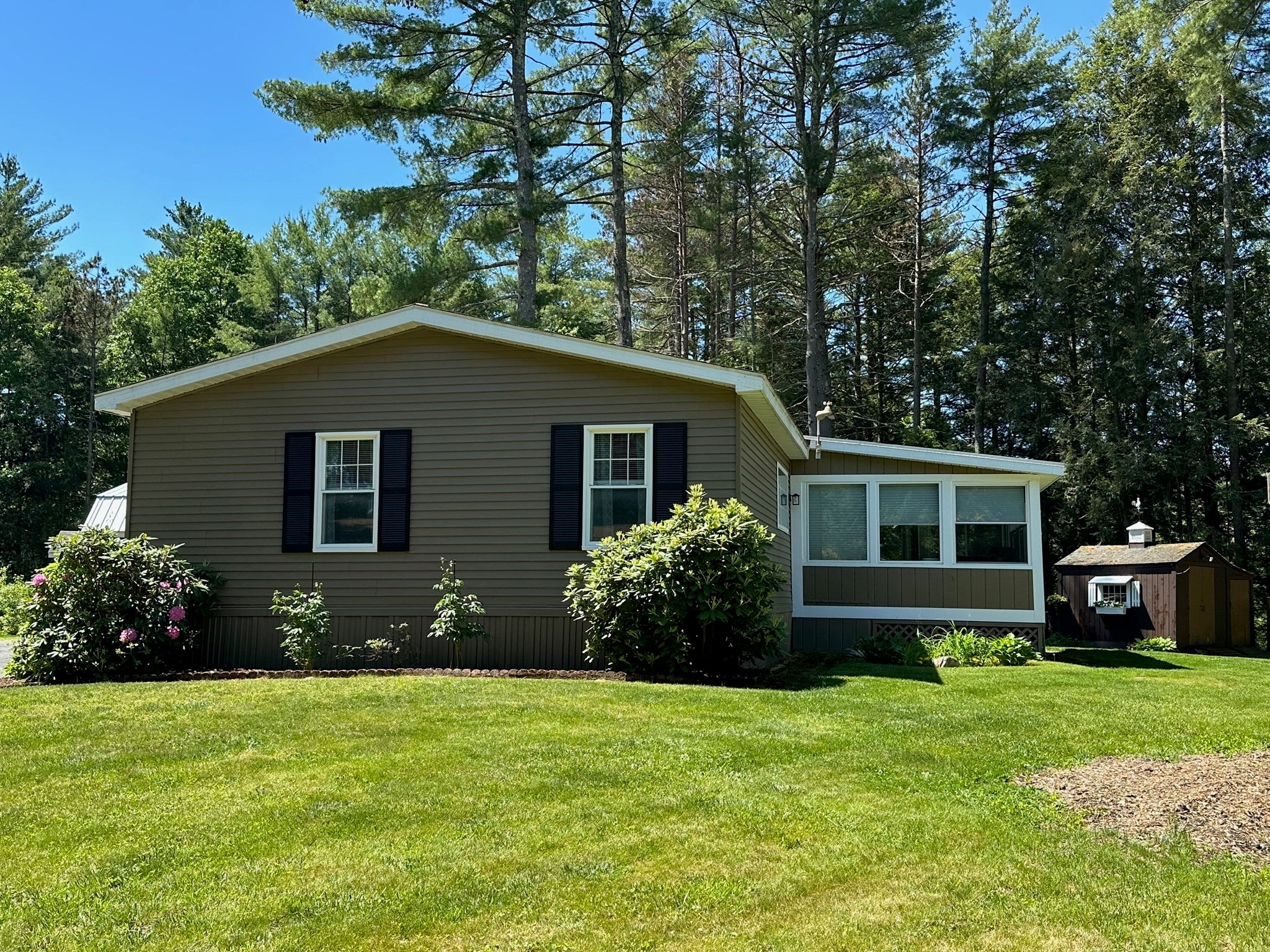 30 Earl Dr.