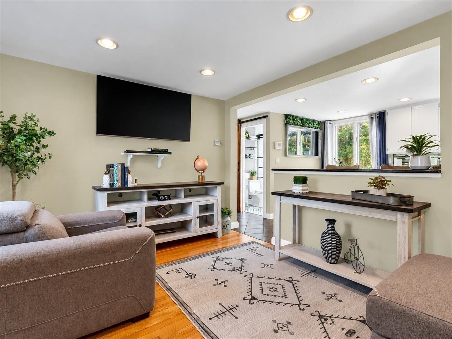 17 Hood Road, Danvers, MA, 17 Hood Road, Danvers, MA Photo #8