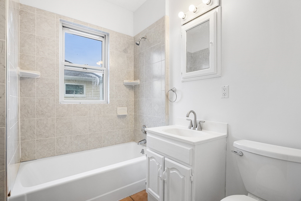 38 Pembroke St, Medford, MA Photo #16