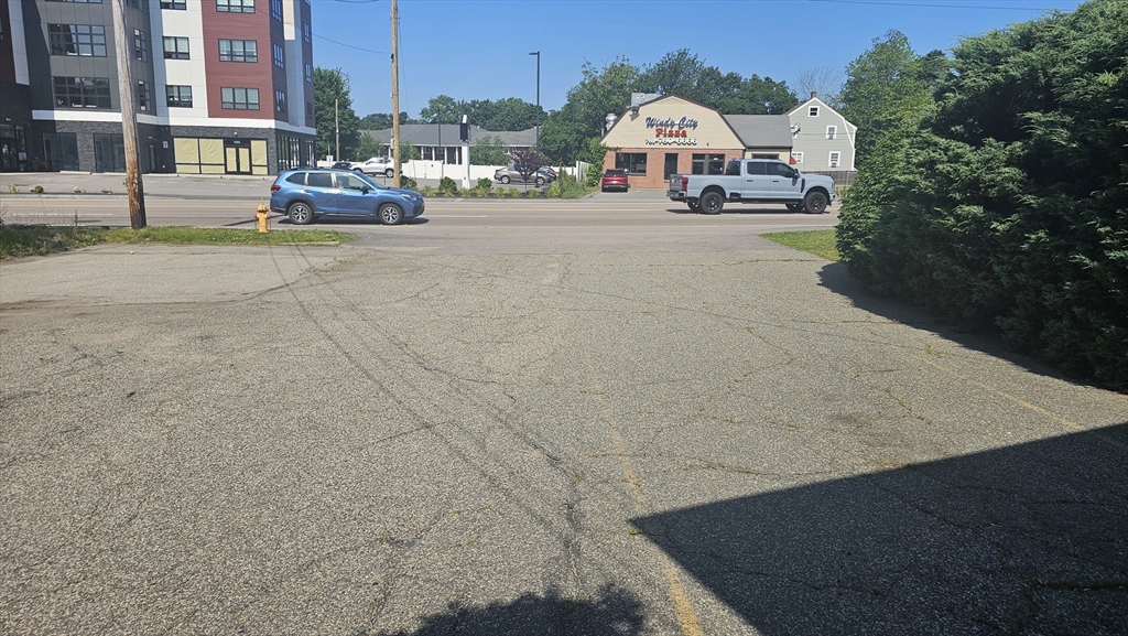 1050 Main Street 1B